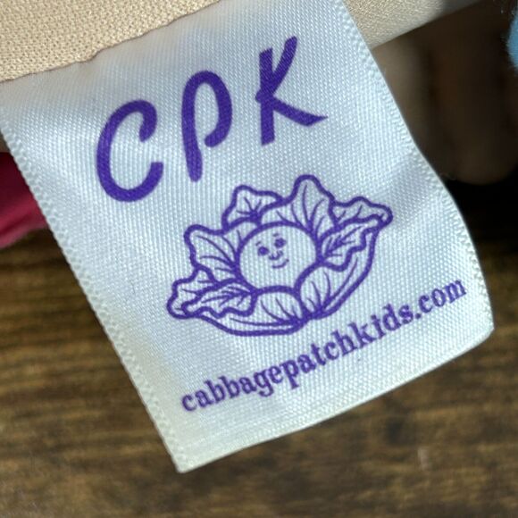 2014 OAA CABBAGE PATCH DOLL SILK HAIR BLUE EYES BROWN Curly HAIR - Picture 7 of 15